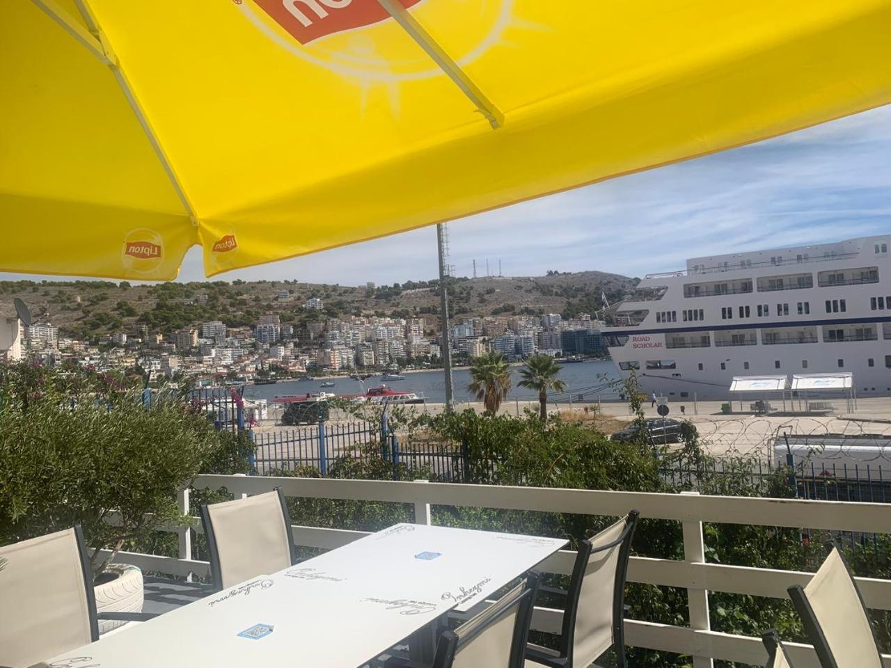 Vila Onhezmi Sarande Bagian luar foto